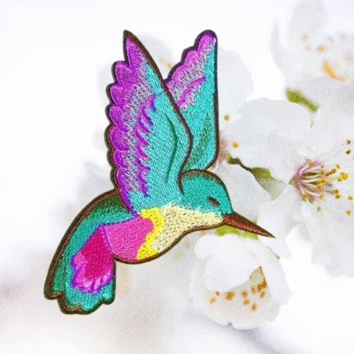 Parche bordado hierro HUMMINGBIRD 4.0" X 3.78" - NUEVO / envío incluido Foto 1 de 4