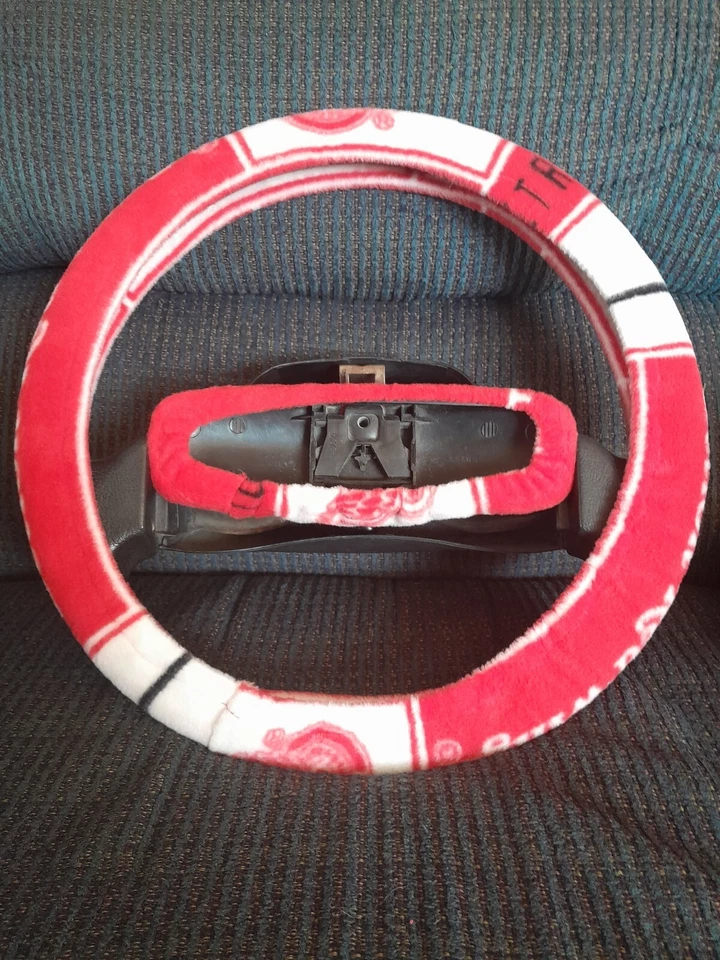 JUEGO VOLANTE Y ESPEJO RETROVISOR DETROIT RED WINGS Foto 1 de 1