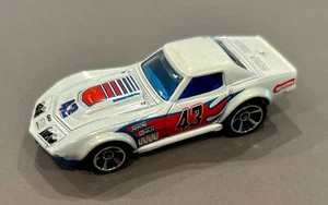 2010 Hot Wheels '69 Chevy Copo Corvette #43 weiß 2 7/8 Zoll rote Flamme - Bild 1 von 3