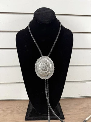 Corbata Navajo Firmada Tom Charlie Bolo Sterling Concho Cuero Trenzado 2 (WCP031403) Foto 1 de 4