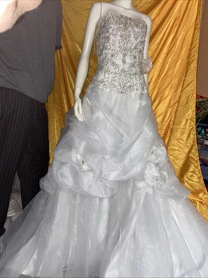 off 90% $3500 LUXURy Wedding Dress Imperial size 8 Aus - Image 1 of 4