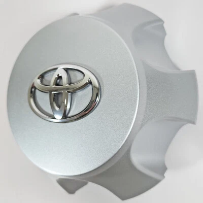 ONE 2010-2013 Toyota 4Runner 17" 8 orificios rueda tapa central plateada 4260B-35020 NUEVO Foto 1 de 4