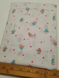 Tela de algodón vintage de colección fuera de servicio difícil de encontrar pequeños pingüinos pájaros corazones rojos BTHY  - Imagen 1 de 6