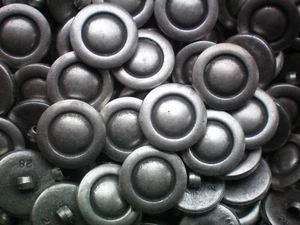 18mm 28L Aged Silver Industrial Rustic Plastic Shank Craft Jacket Buttons (K170) - Picture 1 of 1
