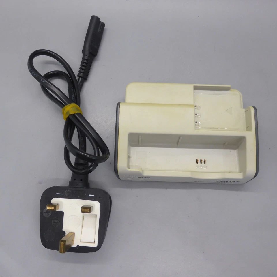 Pentax D-BC25 Battery Charging Stand Cradle for Pentax Optio Cameras - Image 1 of 4