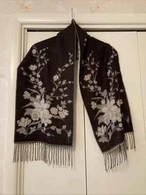 Cashmink Germany Scarf Beautiful Double Sided Floral Geometric Grey Fringe - Image 1 of 4