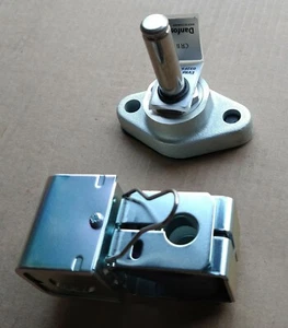 2 piezas DANFOSS 018F4110 CAJA DE CONEXIONES SOLENOIDE Brida Descargadora Válvula BOBINA 032F5490 - Imagen 1 de 10