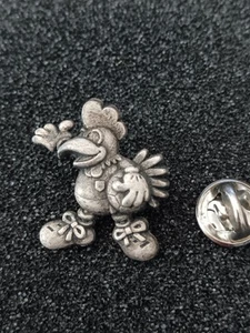 Pin's Pins Pin Enamel 56 Métal Argenté 2D Football  Mascotte PENO "EURO 84" - Picture 1 of 7