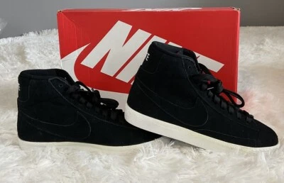 NIKE Blazer MID (GS) High Tops Boys Sze 5.5 Black /Black White Soles NEW Suede ￼ - Image 1 of 4
