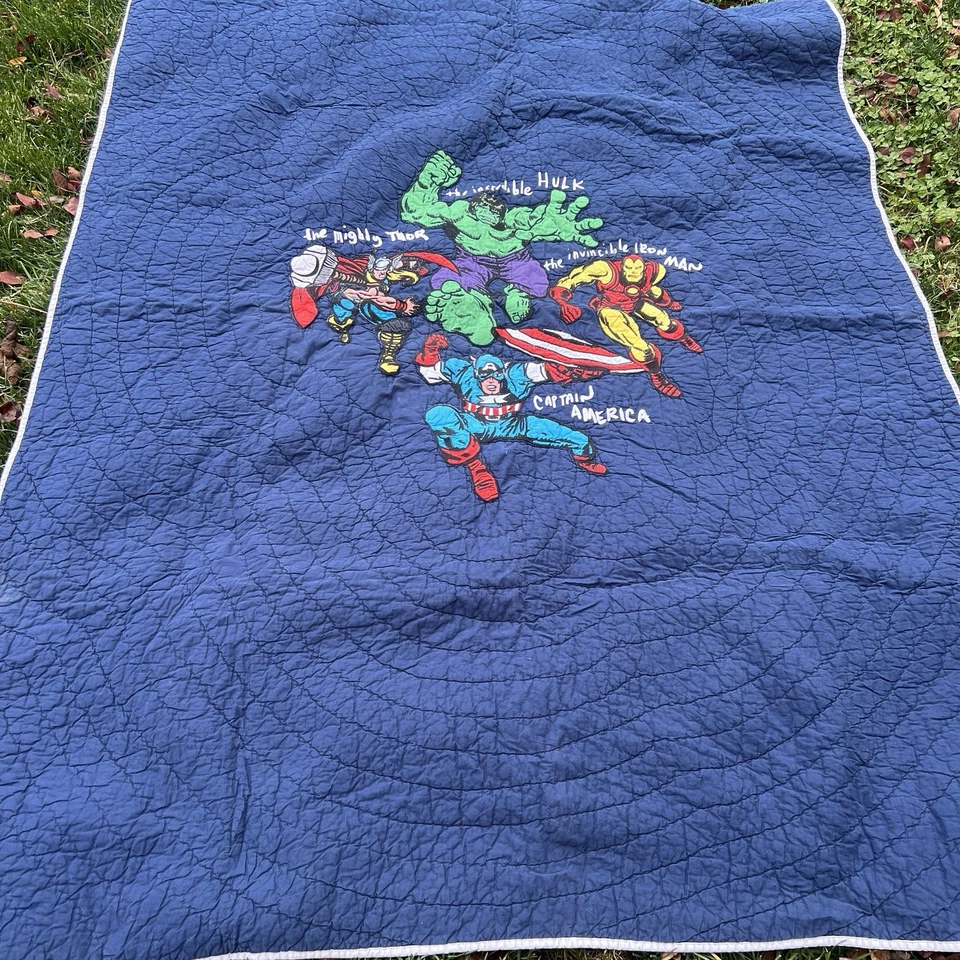 Edredón doble Pottery Barn Kids Marvel Comics Super Heroes Foto 1 de 3