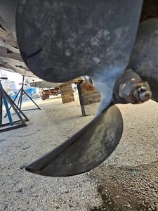 Acme 16x18VL3B 3 blade propellers pair 1.250 shaft Nibral .105 cup - Picture 1 of 8