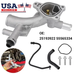 Carcasa de refrigerante de aluminio salida de agua con manguera para Chevy Cruze Sonic Trax Buick - Imagen 1 de 9