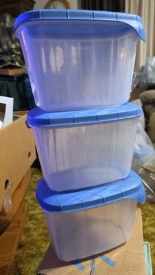 De colección Rubbermaid Servin Saver Rectángulo 3.2 Qt Contenedor C EZ Tapa Azul - 6 Piezas Foto 1 de 4