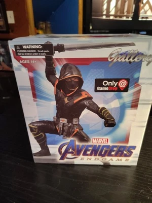 Marvel Gallery Endgame RONIN Estatua Gamestop Exclusiva Caja Abierta Diamond Select Foto 1 de 4