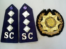VINTAGE INTERNATIONAL POLICE ASSOCIATION BADGE & PR SPECIAL CONSTABLE EPAULETTES