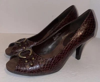 Tacones altos Aerosoles para mujer 7,5 Pump Bow Peep Toe charol marrón Foto 1 de 4