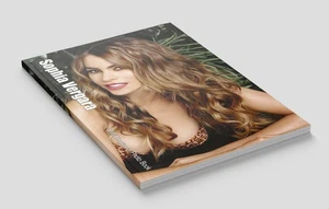 Sofía Vergara Brief Biography Photo Book in 2 versions soft/hardback - Imagen 1 de 17