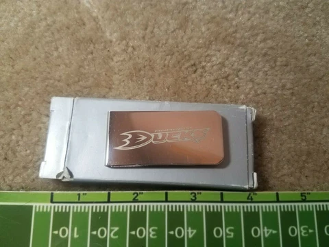 NHL HOCKEY ANAHEIM DUCKS SEASON TICKET HOLDER MONEY CLIP Cover