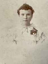 CC4 Cabinet Card Photograph Pretty Woman 1890-1900's Conrad Oak Grove Missouri