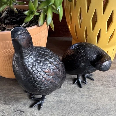 Старинная высококачественная пара бронзовых отдельно стоящих фигурок перепелов птиц - Изображение 1 из 4