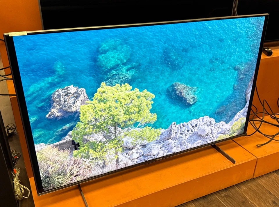 Hisense 55U8H 55" ULED 4K Smart Google TV Foto 1 de 1