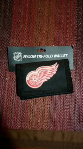 Detroit Red Wings Nylon Tri-fold Vinyl Wallet NHL Hockey Red Cover