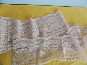 Vintage pink 4" Scalloped Lace Trim 70 inch long - Picture 1 of 4
