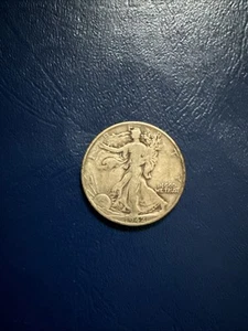 1942 Walking Liberty Half-dollar - Picture 1 of 2