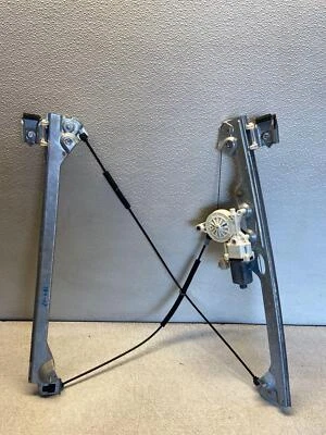 2009 Suburban 1500 Power Window Regulator and Motor Drivers Front - Изображение 1 из 4