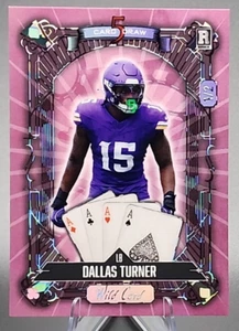 Dallas Turner 1/2 2024 Wild Card Spring Edition Rookie RC Pink Foil Vikings SSP - Foto 1 di 2