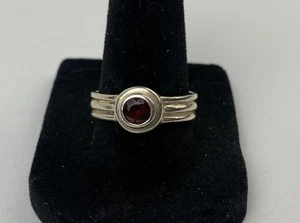 VTG Silver 925 Garnet Ring Sterling Oval SZ 6 Dark Red Birthstone Ribbed - Picture 1 of 7