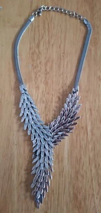Vintage Silver Tone Statement Necklace Articulated Overlap Leaves Leaf Feathers - Picture 1 of 7