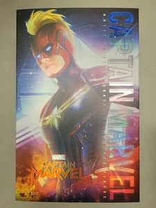 Hot Toys Captain Marvel 1/6th Scale Collectible Figure *NOT DELUXE VERSION* - Picture 1 of 9
