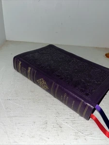 2022 Holy Bible Purple Leather Cover King James Version Great Shape Red Letter - Foto 1 di 10