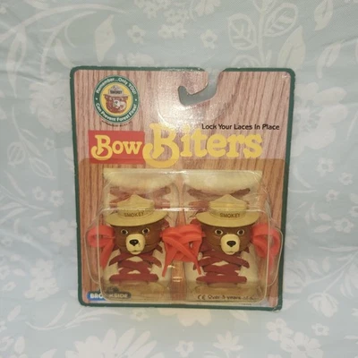 Smokey the Bear Vintage Bow Biters Brookside 1989 zapato mantener cordones atados diversión niños Foto 1 de 4