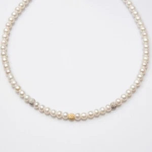 Collana girocollo filo di perle naturali e sfere diamantate in oro 18 kt - Foto 1 di 3