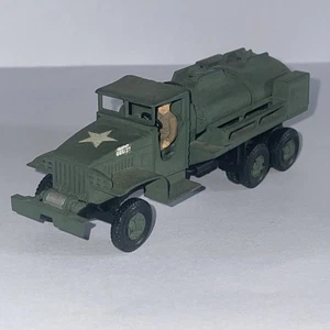 WWII GMC FUEL TRUCK built & painted - 1/76 scale - 72796 - Picture 1 of 8