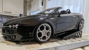 Alfa Romeo Spider 939 negro tuning 1:18 en embalaje original liquidación de colección - Imagen 1 de 10