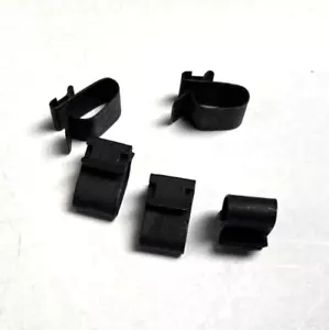 Land Rover Defender Rear Window Trim Panel Edge Clip x 5 - BTR6682 - Picture 1 of 1