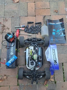 Xray Xb8 2022 Nitro Buggy - Picture 1 of 8
