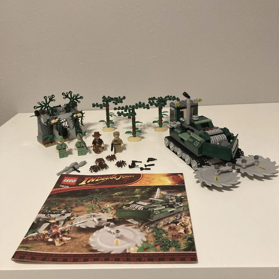 100% -2008 LEGO #7626 Indiana Jones Set JUNGLE CUTTER Coronel Dovchenko Minifigura+ Foto 1 de 4