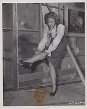 Martha Vickers (1950s) Cheesecake Stunning Legs Original Movie Photo K59