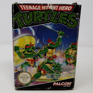 VINTAGE NINTENDO ENTERTAINMENT SYSTEM NES TEENAGE MUTANT HERO TURTLES GAME BOXED - Picture 1 of 9