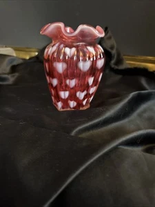 Fenton Cranberry opalisierende Herzoptik Vase, 1994 Vintage 4,4" SIGNIERT - Bild 1 von 3
