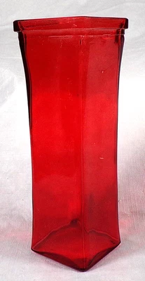 Jarrón rojo cuadrado 8,75" de alto Foto 1 de 4