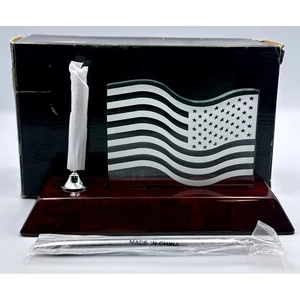 Amerikanische Flagge Glas Schreibtisch Set mit Stift & Holzfuß Neu in Box - Bild 1 von 4