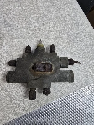 Dodge Daytona Turbo Z Chrysler Laser Proportioning Valve 4238588 - Image 1 of 2