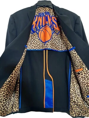 NBA New York Knicks Traje Chaqueta Elástica Blazer Abrigo Deportivo Para Hombre 44 Precio de venta sugerido por el fabricante: $278 Foto 1 de 4