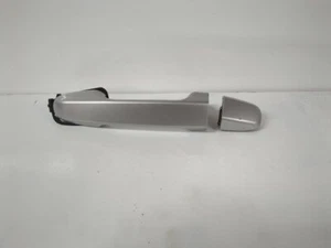 Manija de puerta exterior delantera plateada para pasajero Toyota Auris 2013-2018 - Imagen 1 de 4