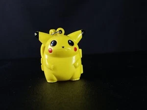 Vintage Pokémon Tomy Pikachu Capsule Keychain Figure - Picture 1 of 7